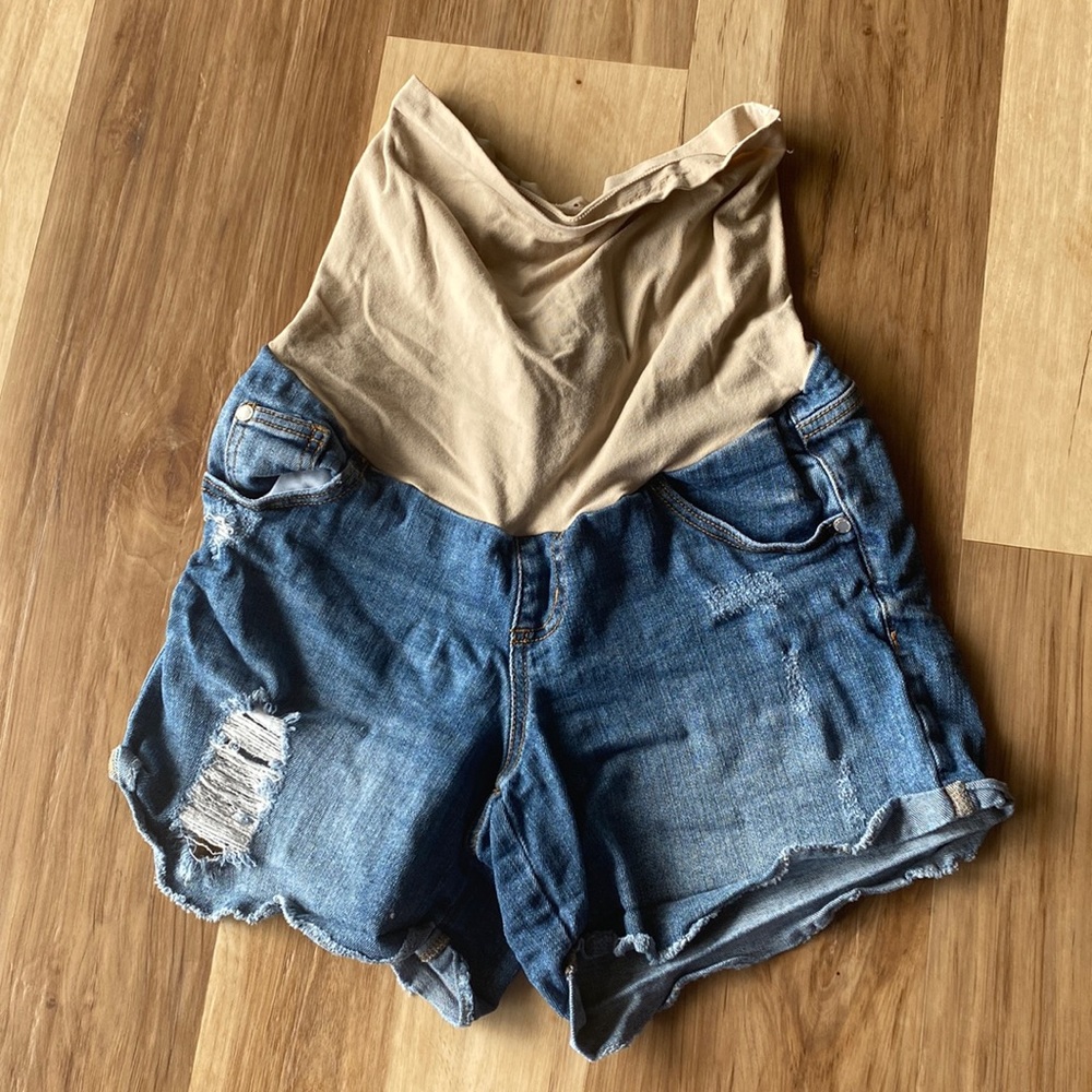 Indigo Blue maternity shorts size medium